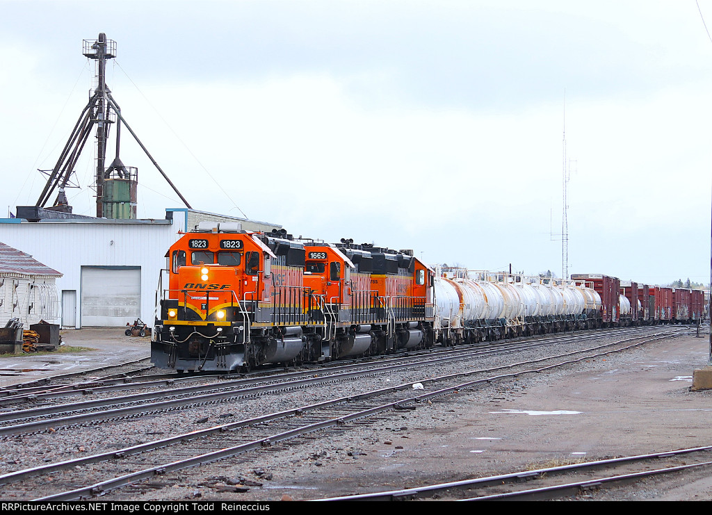 BNSF 1823